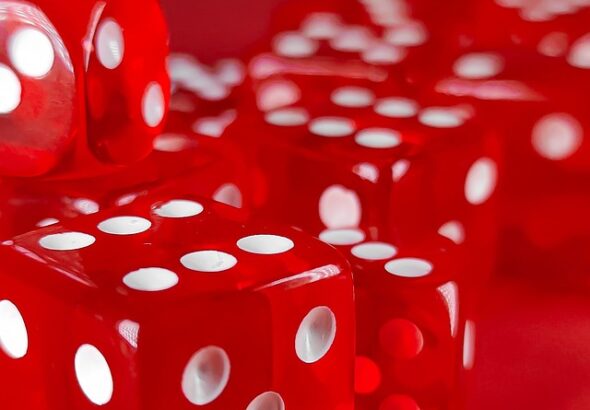 滾球投注實戰攻略｜Live Betting怎麼玩才能賺？即時賠率判讀、進場時機與三大獲利模型