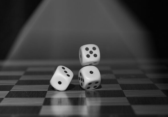 娛樂城推薦好友獎勵全攻略｜怎麼推薦最賺？邀請機制、分潤計算與被動收入的建立方法