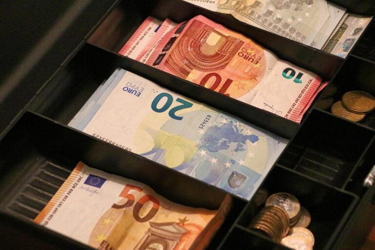 銀行轉帳入金完整教學｜跨行手續費、到帳時間與備註怎麼填